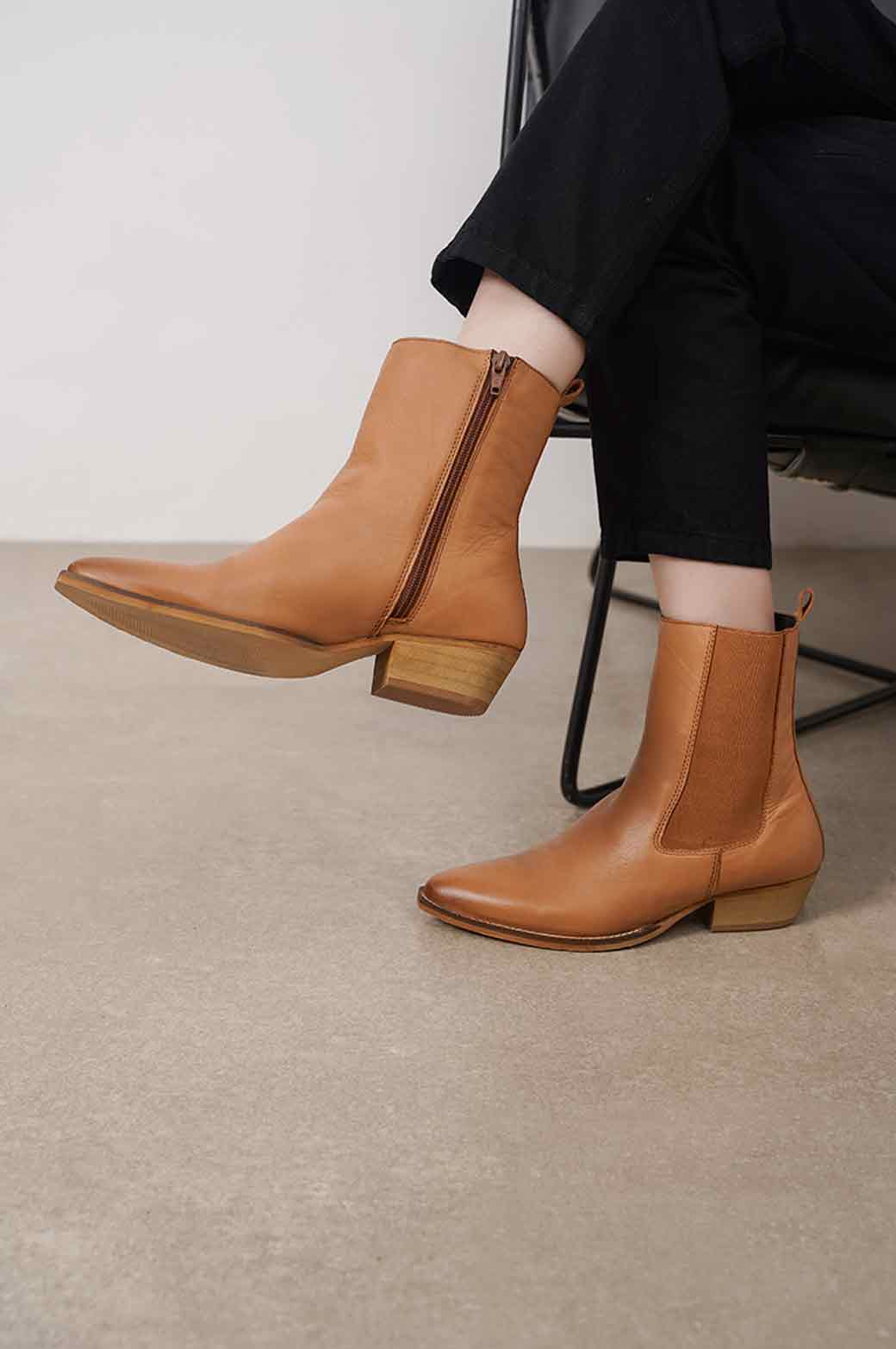 CAMEL LEATHER COWBOY BOOTS