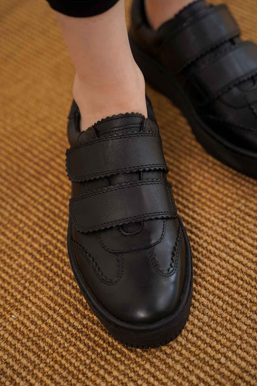 BLACK VINTAGE VELCRO SNEAKERS