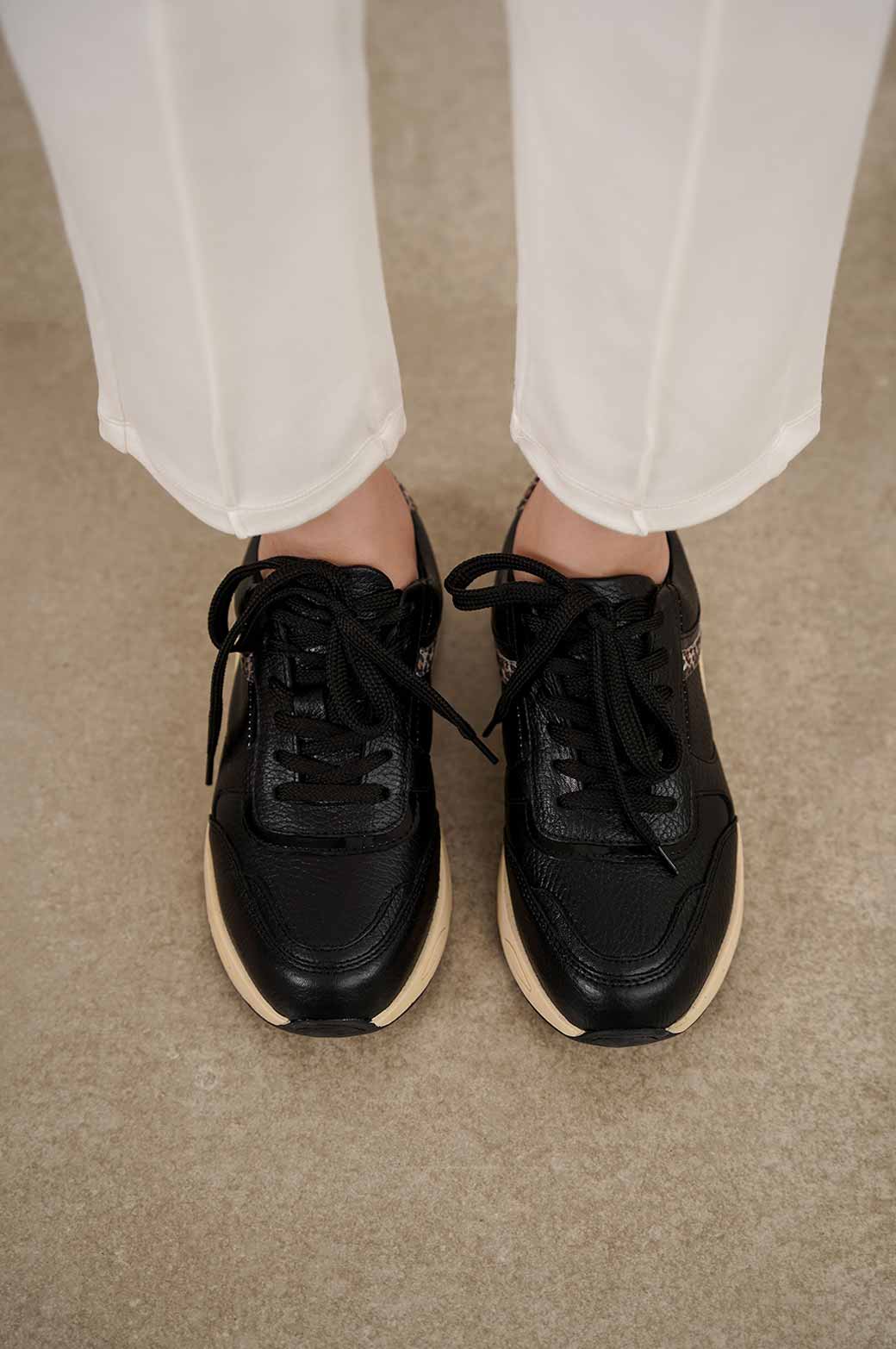 BLACK SNEAKERS WITH ANIMAL PRINT DETAIL