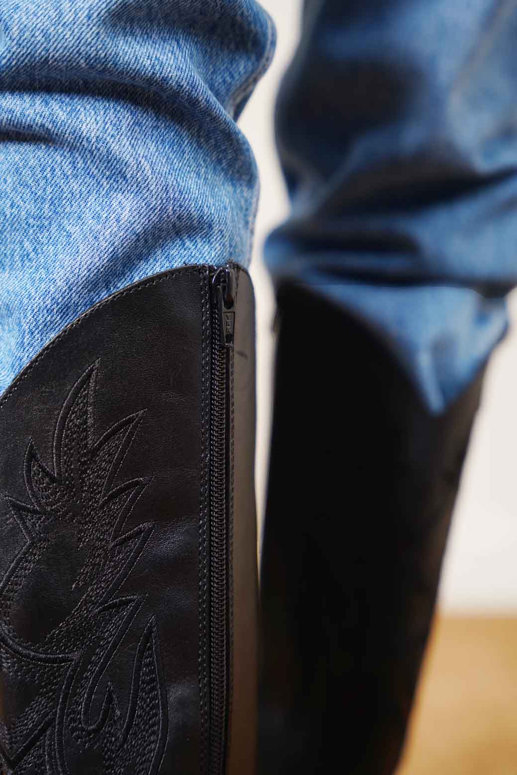 BLACK LEATHER COWBOY BOOT