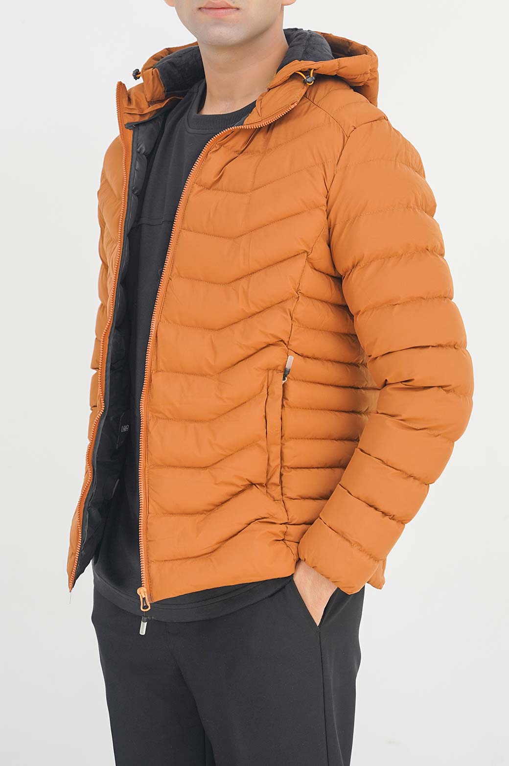 CAMEL CHEVRON PUFFER