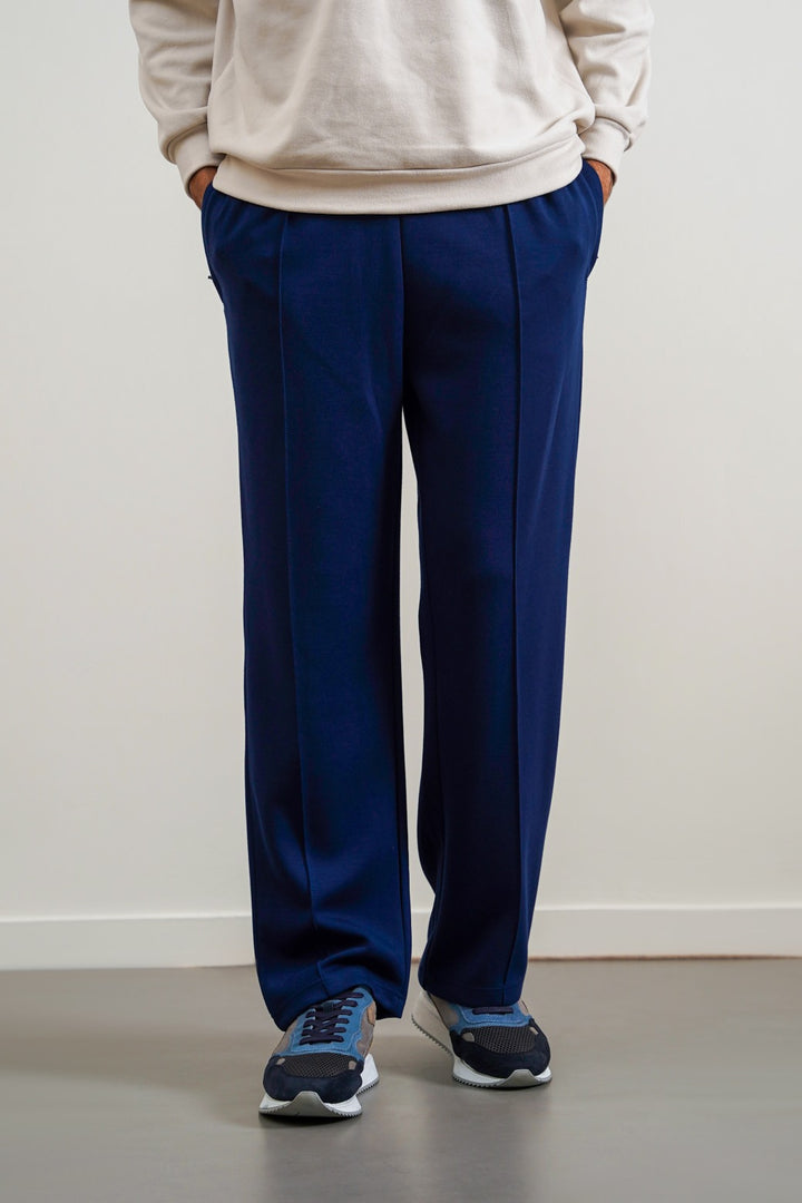 NAVY STRAIGHT KNITTED PANTS