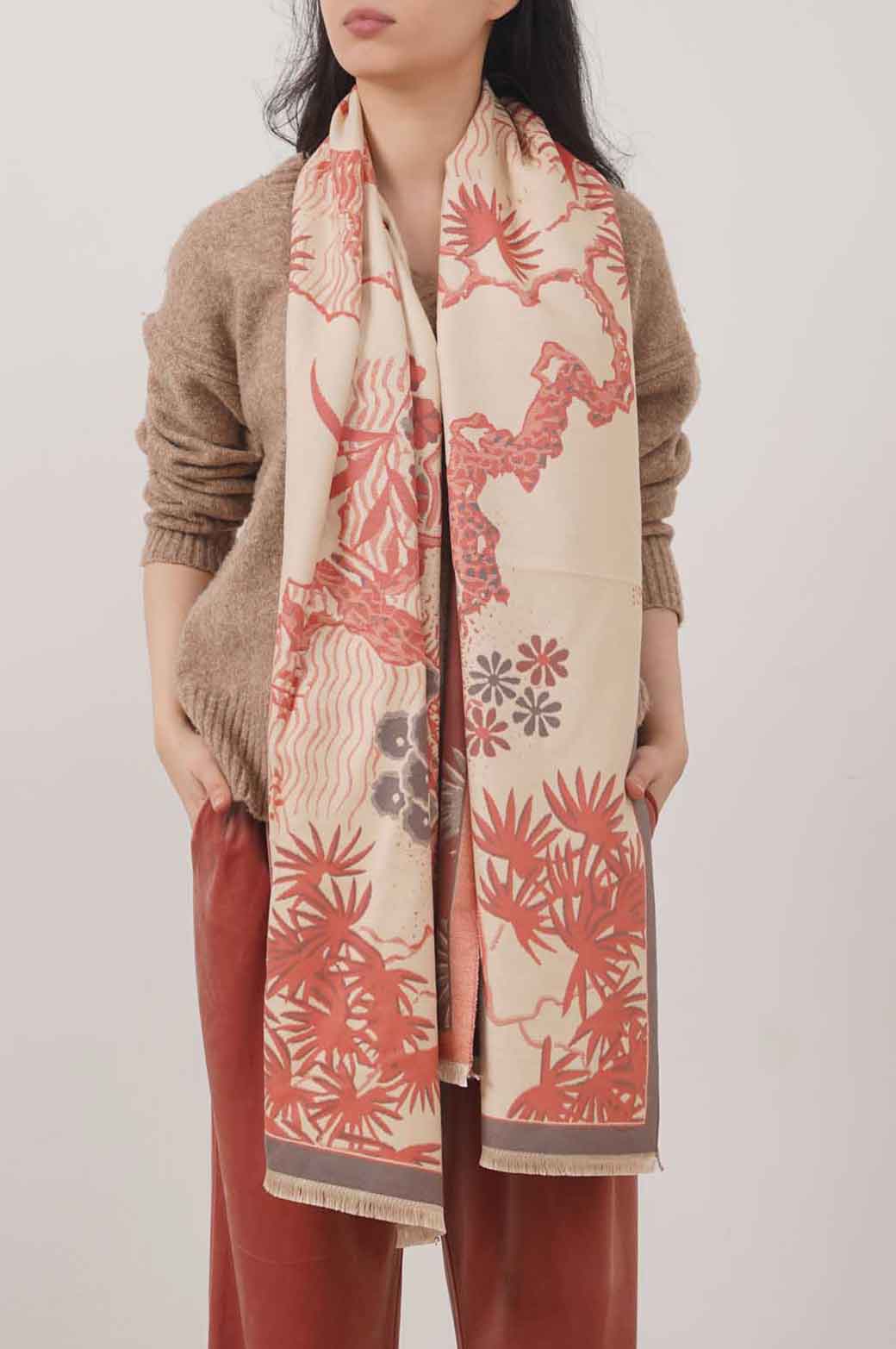 BEIGE CONTRAST FLORA PRINT SCARF