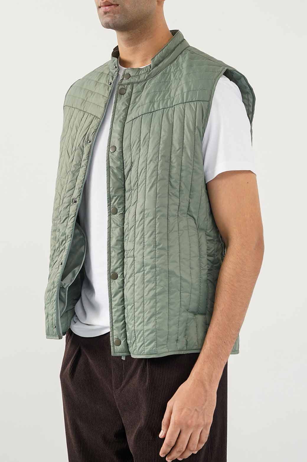 GREEN LIGHTWEIGHT QUILTED GILET