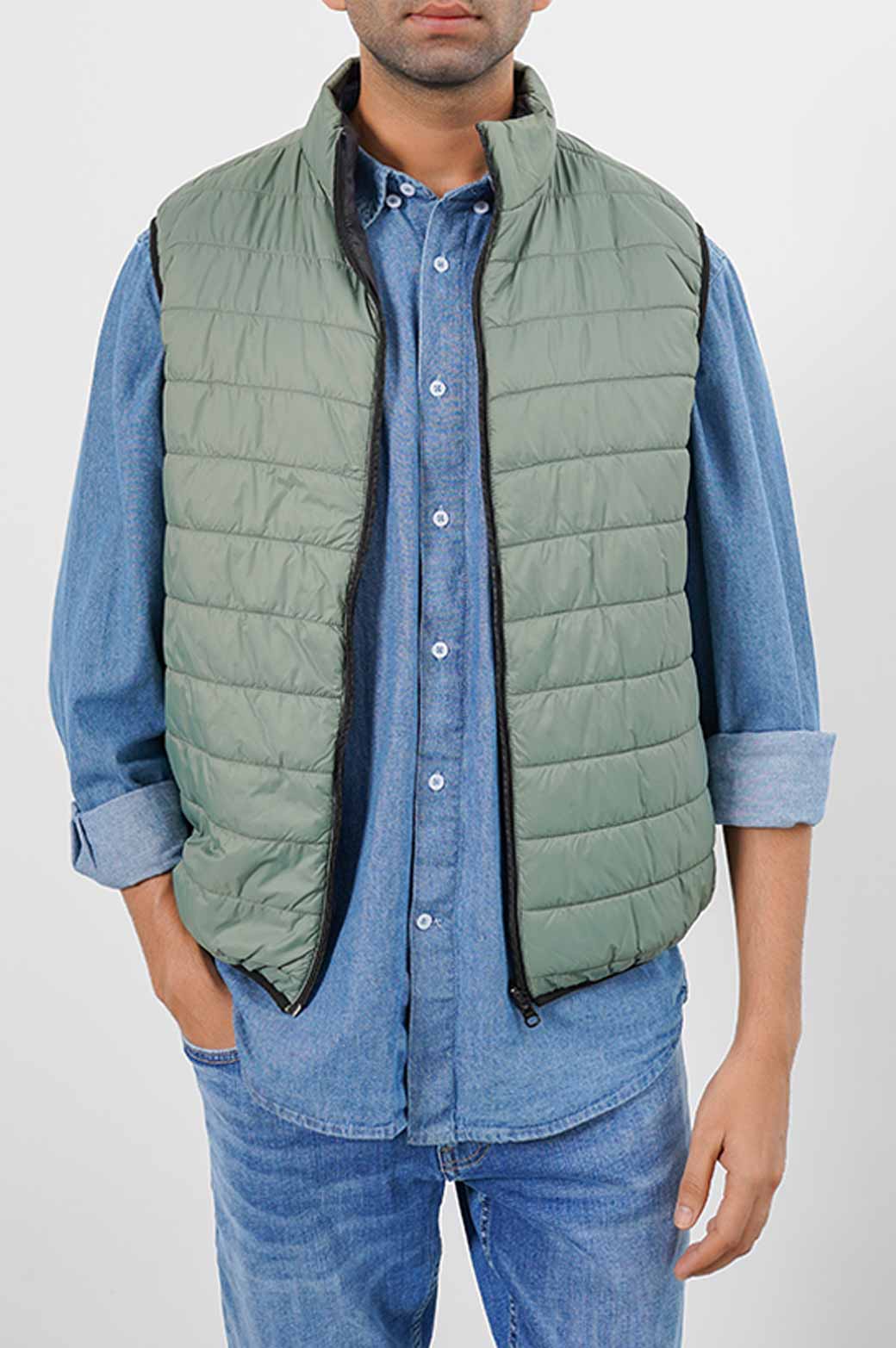 BLACK LIGHTWEIGHT REVERSIBLE GILET
