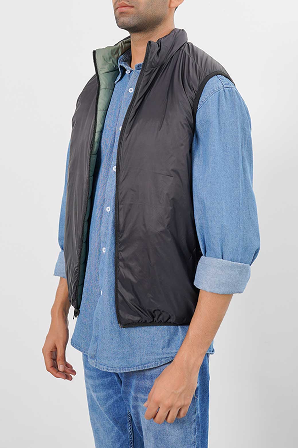 BLACK LIGHTWEIGHT REVERSIBLE GILET