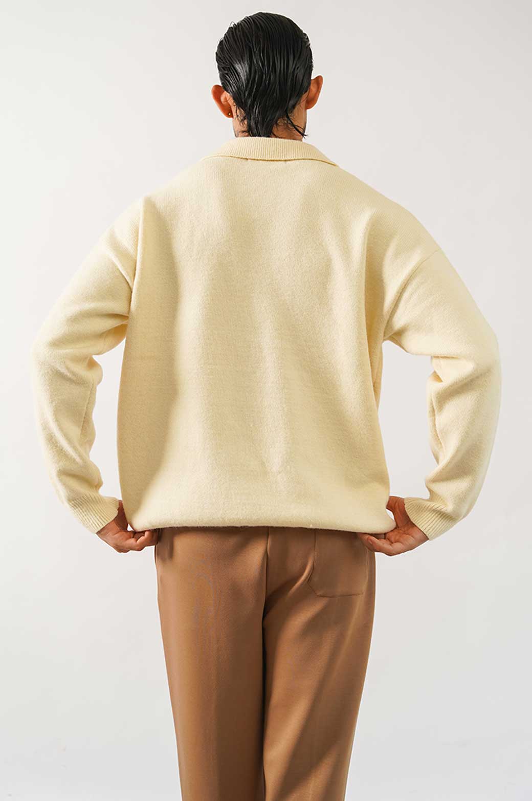 CREAM RELAX POLO SWEATER