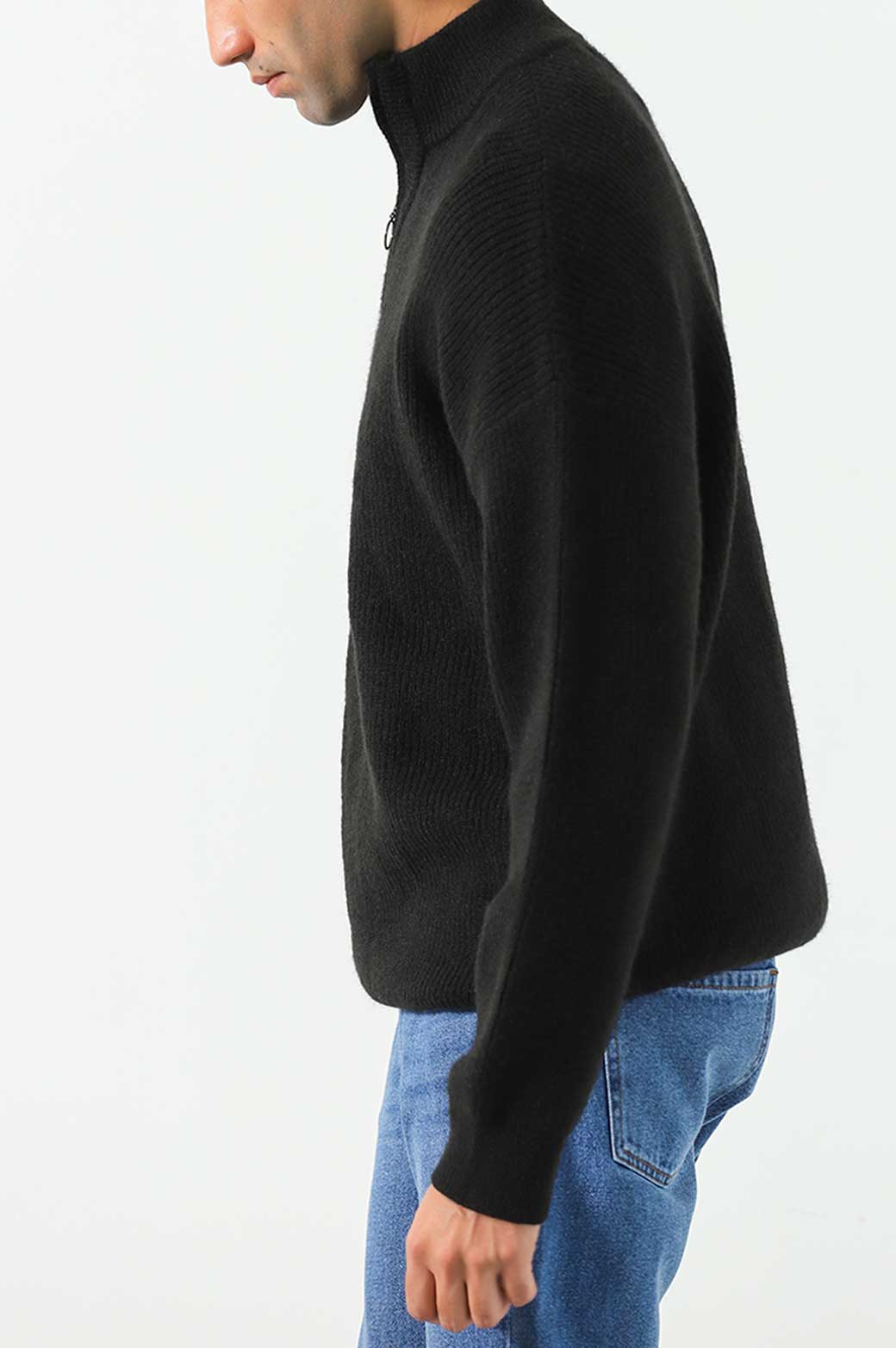 BLACK RELAXED MOCK NECK SWEATER