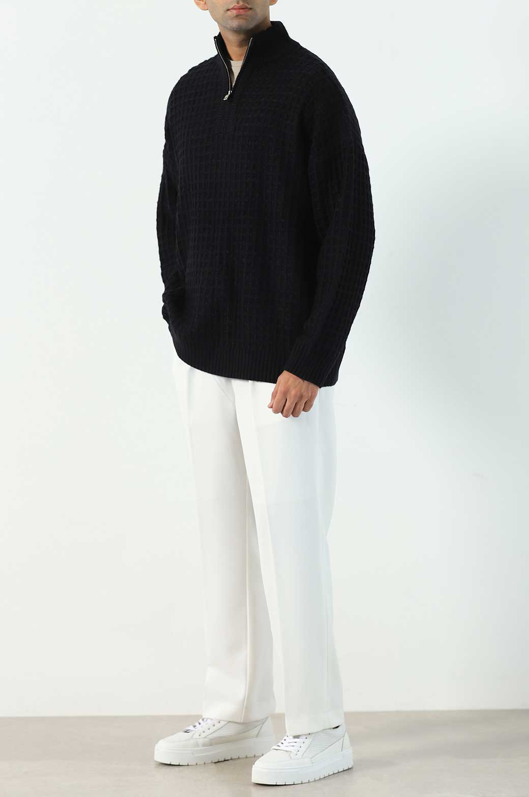 BLACK RELAXED MOCK NECK SWEATER