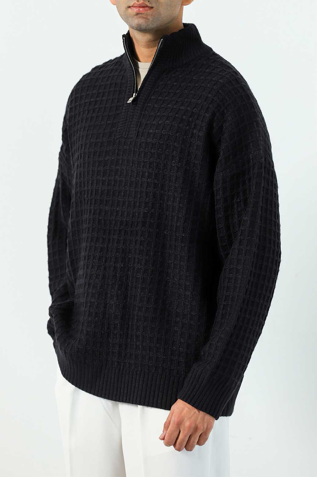 BLACK RELAXED MOCK NECK SWEATER