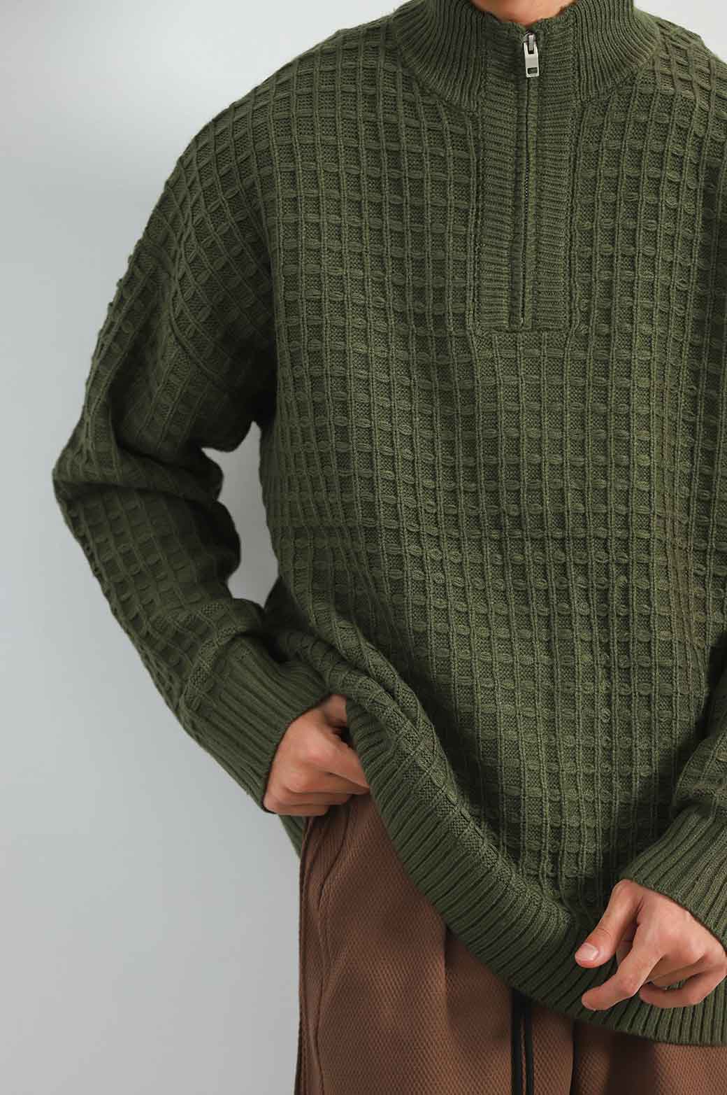 GREEN RELAXED MOCK NECK SWEATER