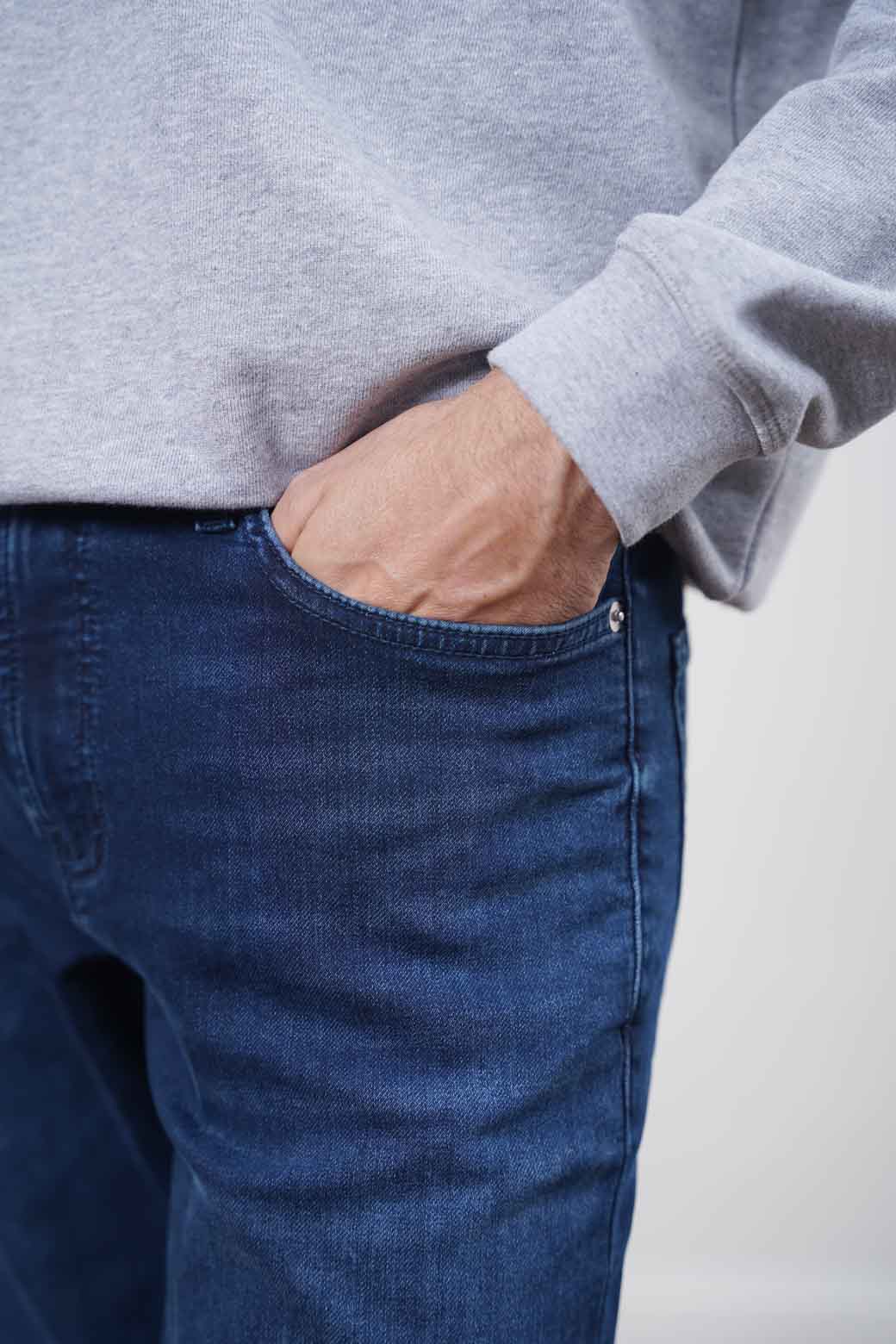 DAKR BLUE SLIM FIT JEANS