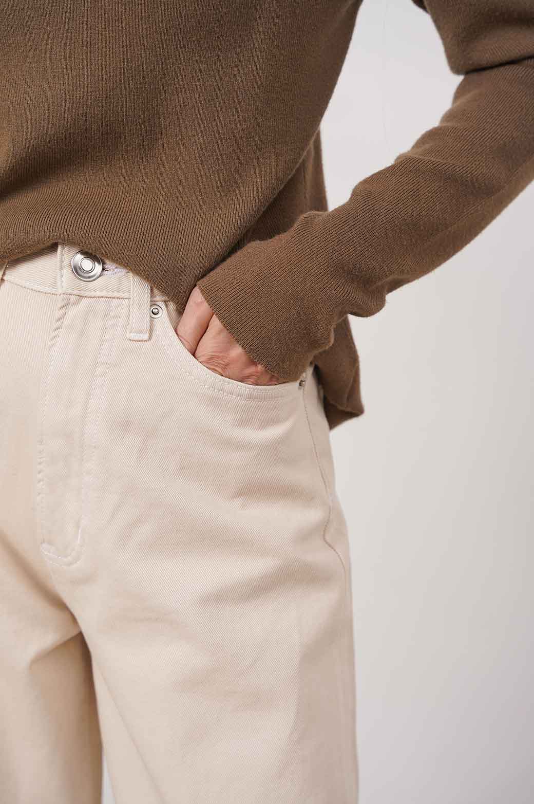 CREAM STRAIGHT LONG JEANS