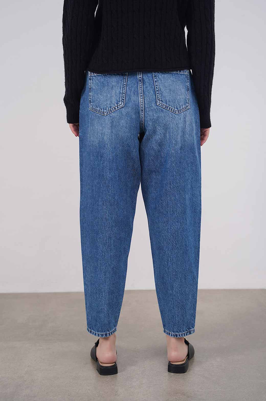 BLUE BARREL FIT JEANS