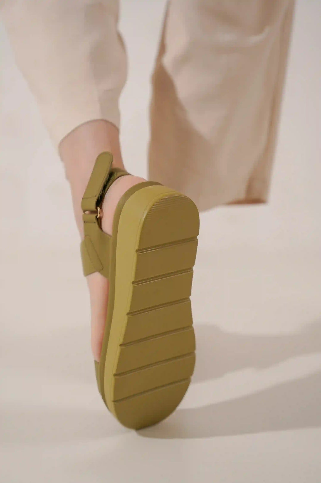 OLIVE LIVE WELL MAMA SANDAL