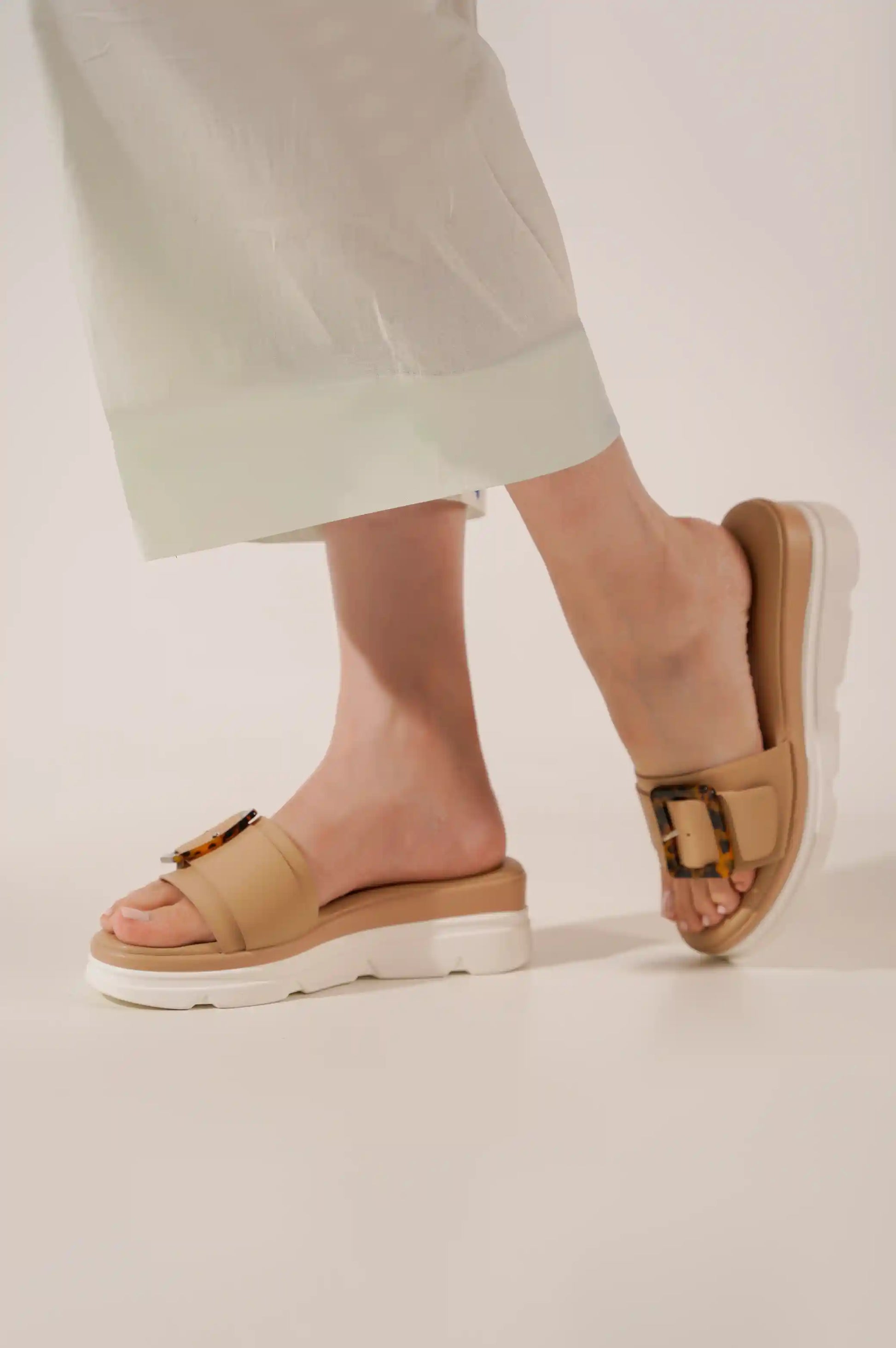 BEIGE BUCKLE MAMA SLIDES