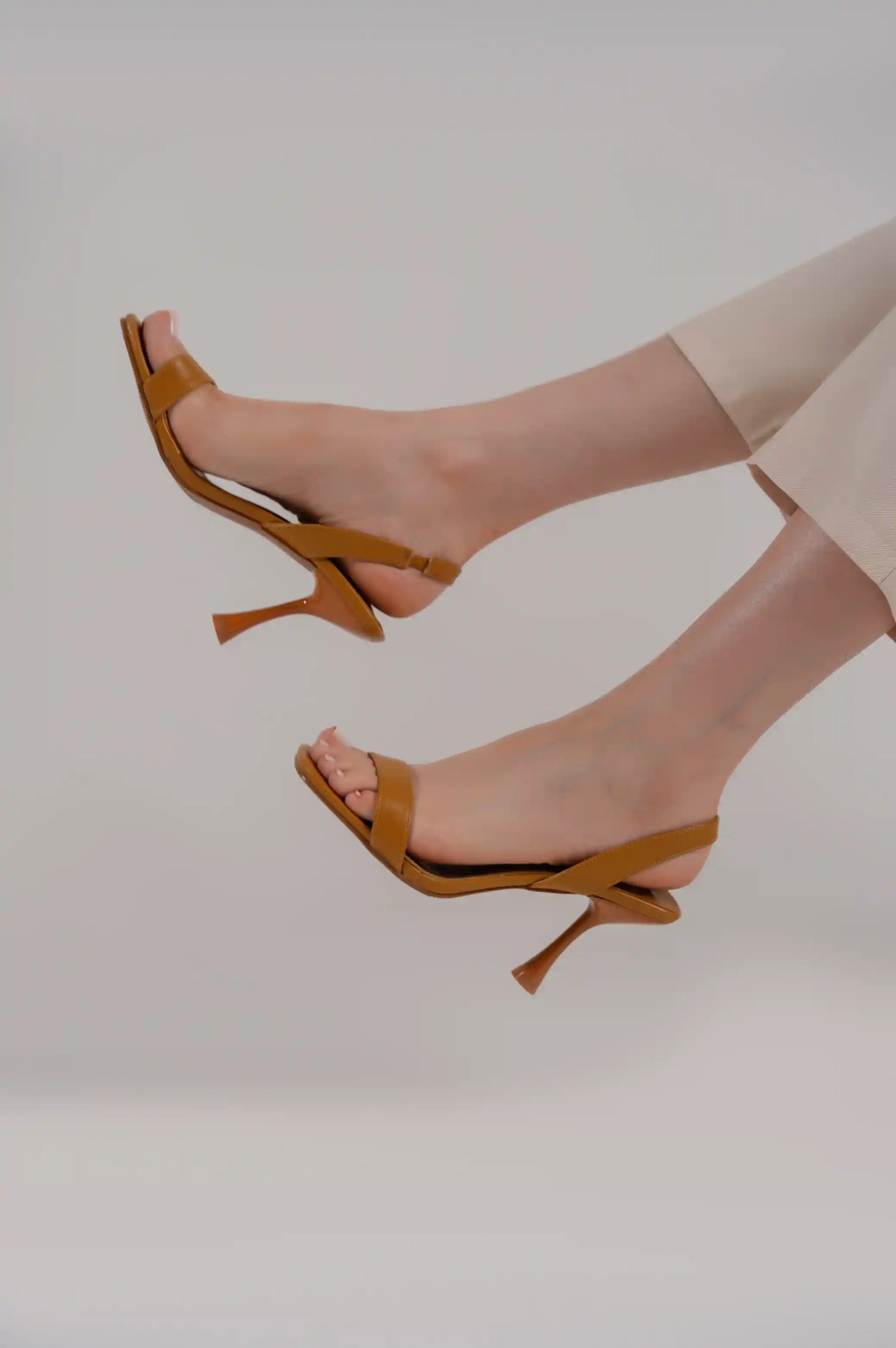 BROWN SLINGBACK HEELS