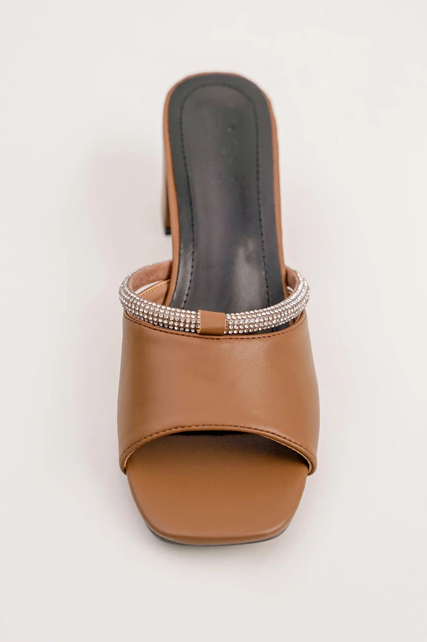 DARK BROWN SHORT BLOCK HEEL