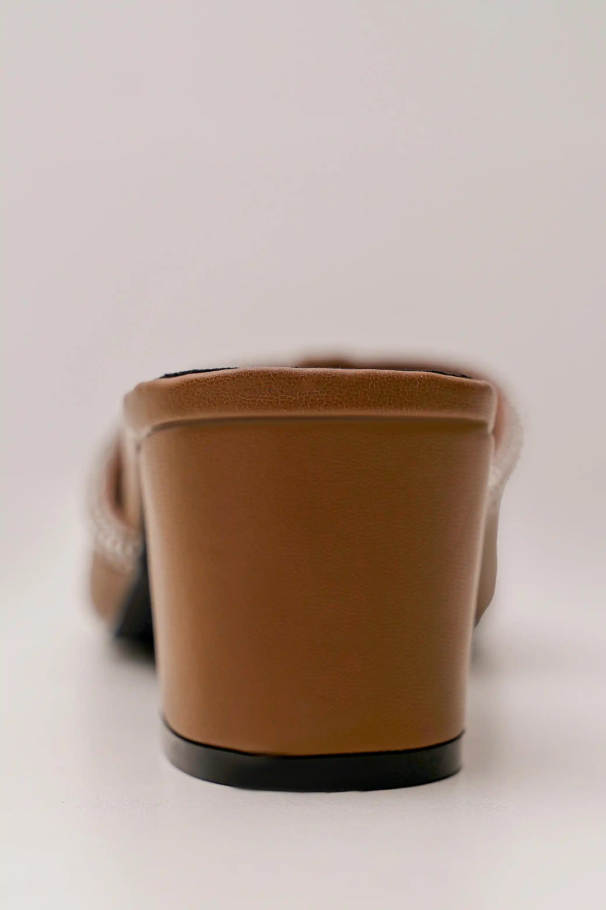 DARK BROWN SHORT BLOCK HEEL