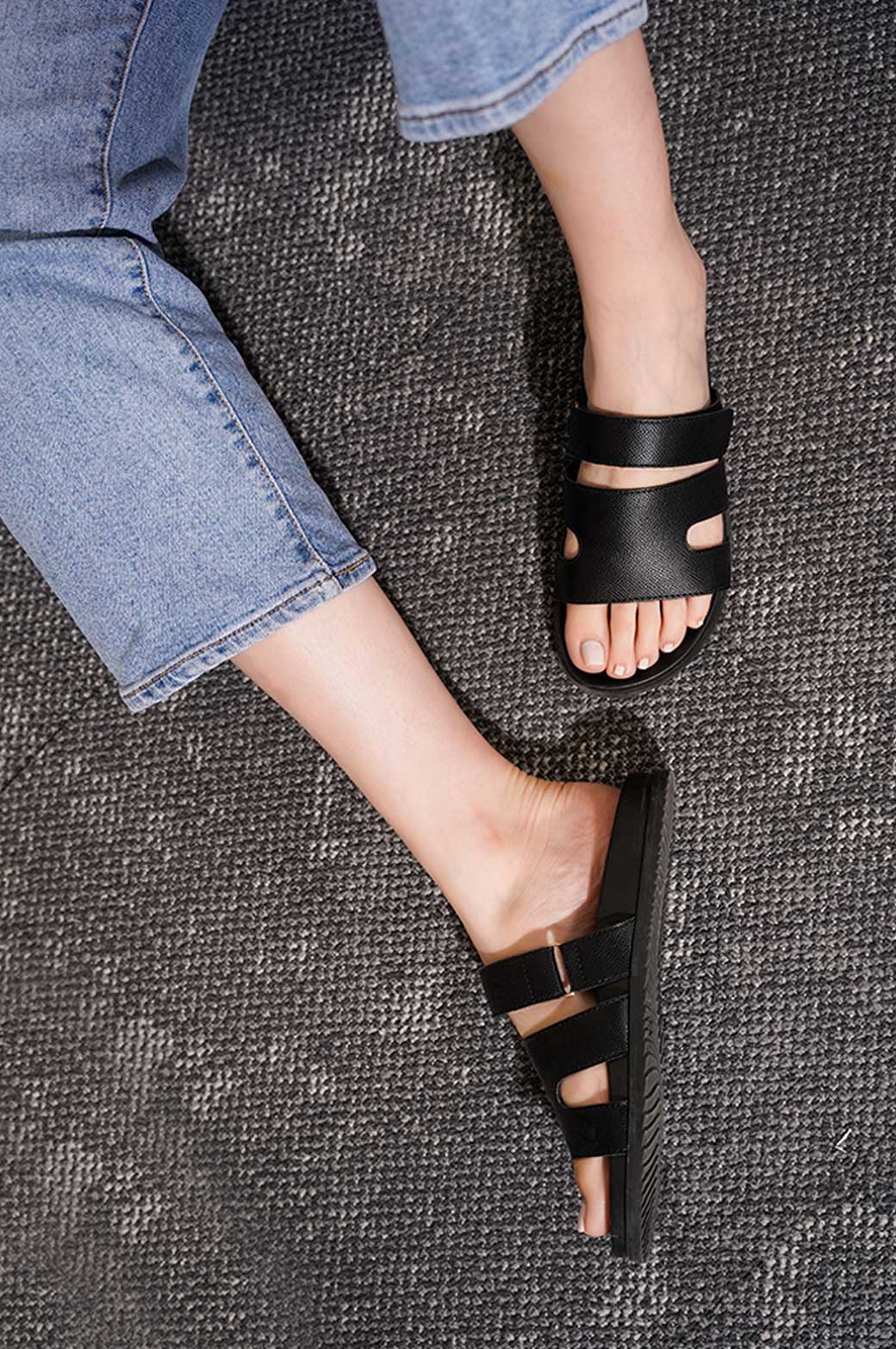 BLACK COMFY ALL DAY SLIDE