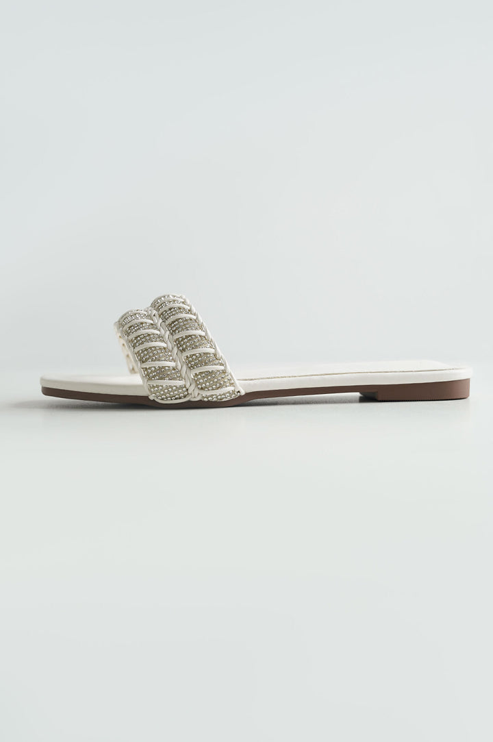 WHITE CRSYTAL ROPE FLATS