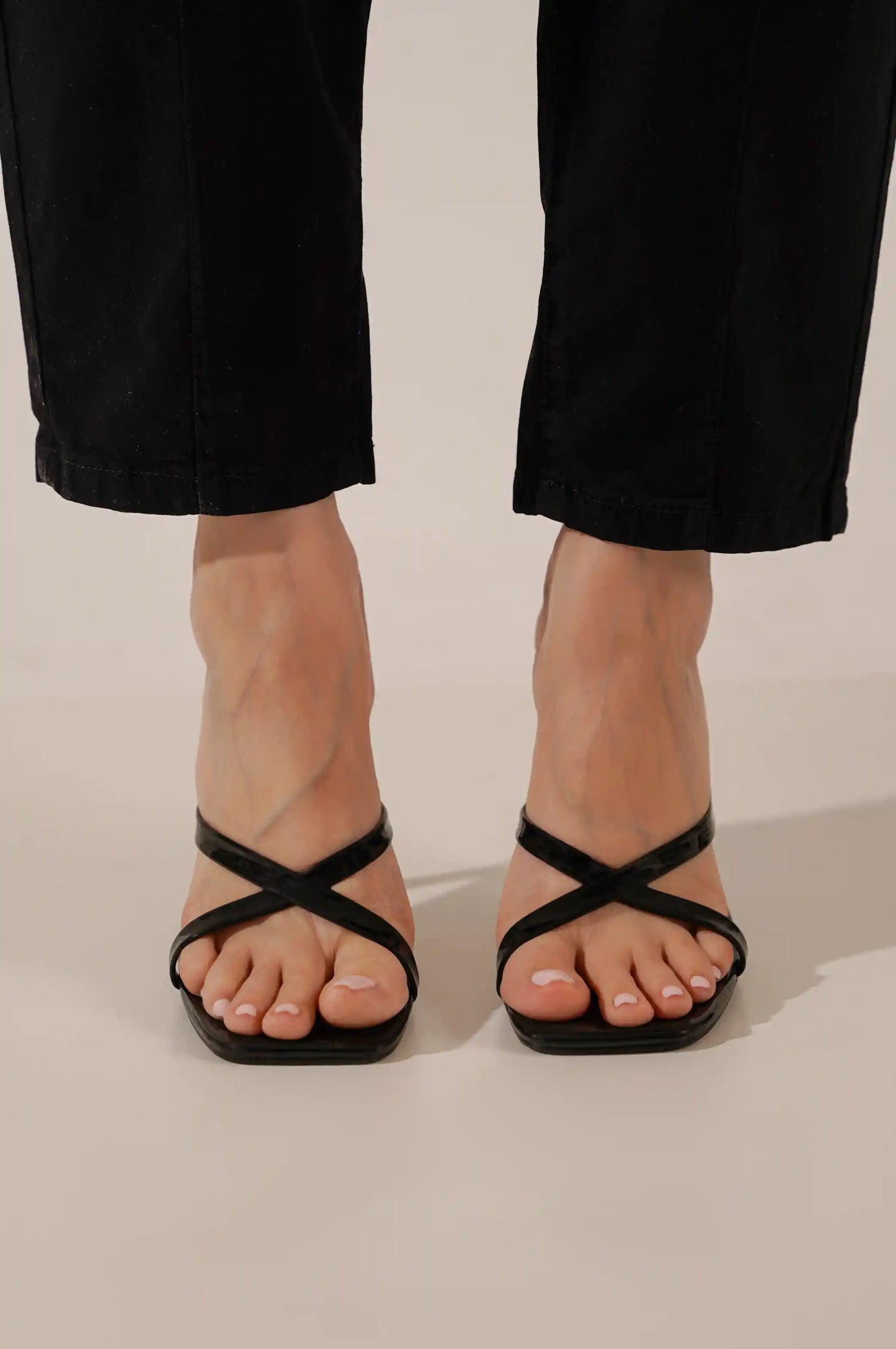 BLACK CRISS-CROSS HEALS