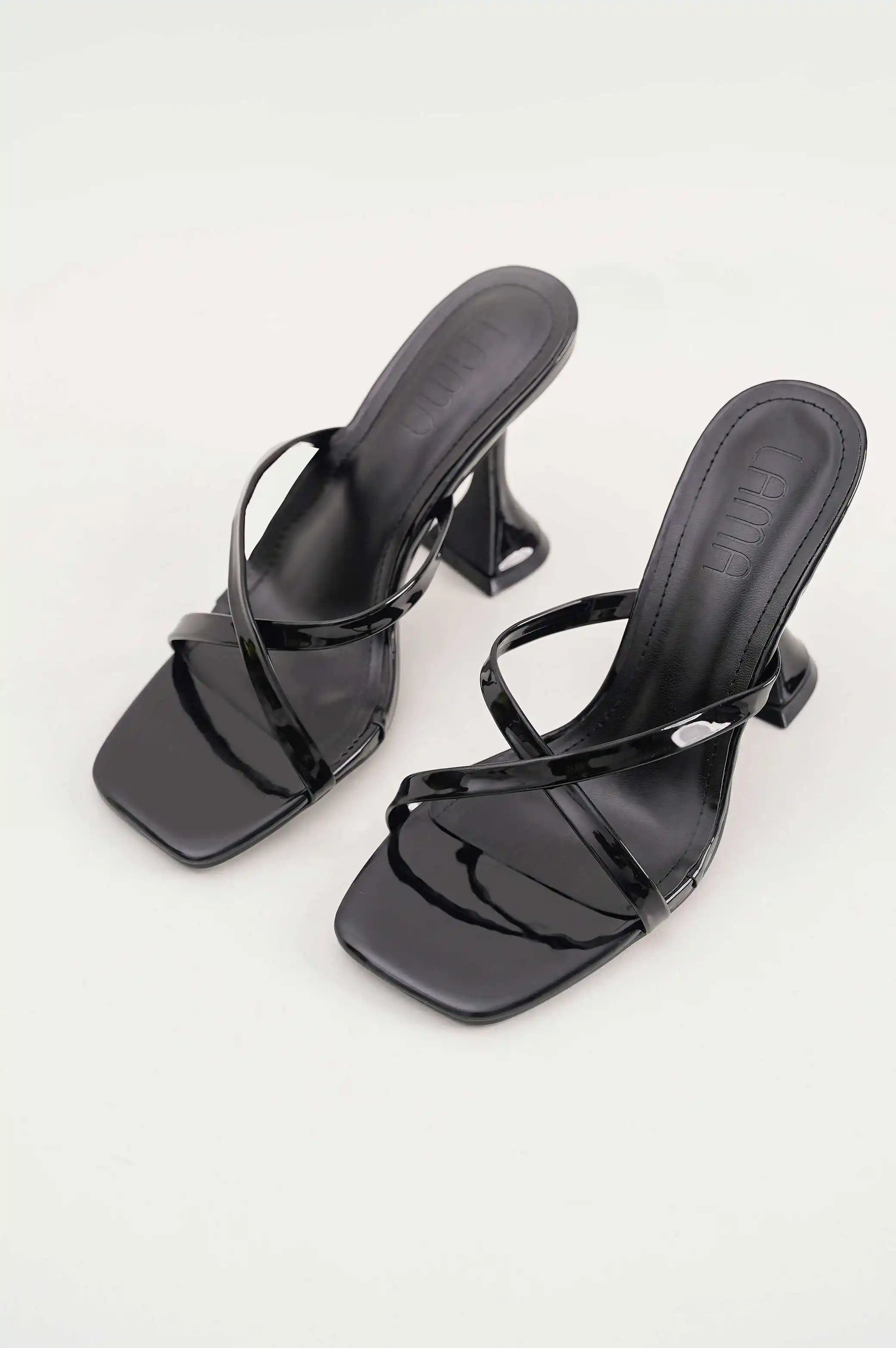 BLACK CRISS-CROSS HEALS