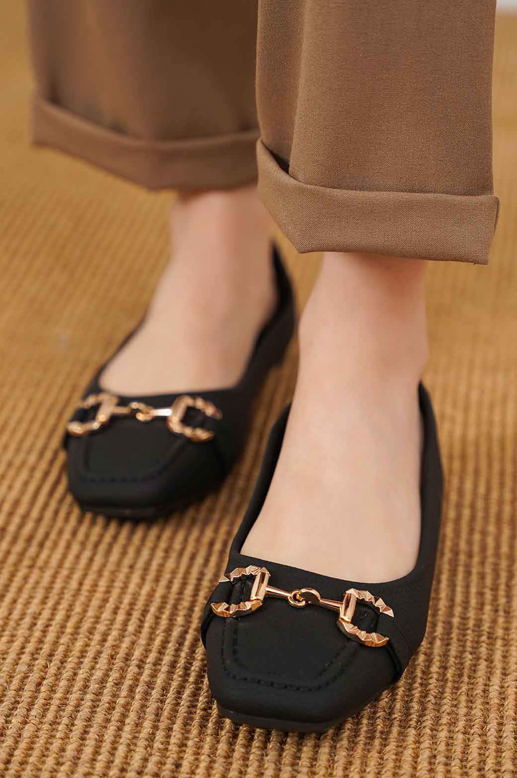 BLACK KAMI COMFORT PUMPS