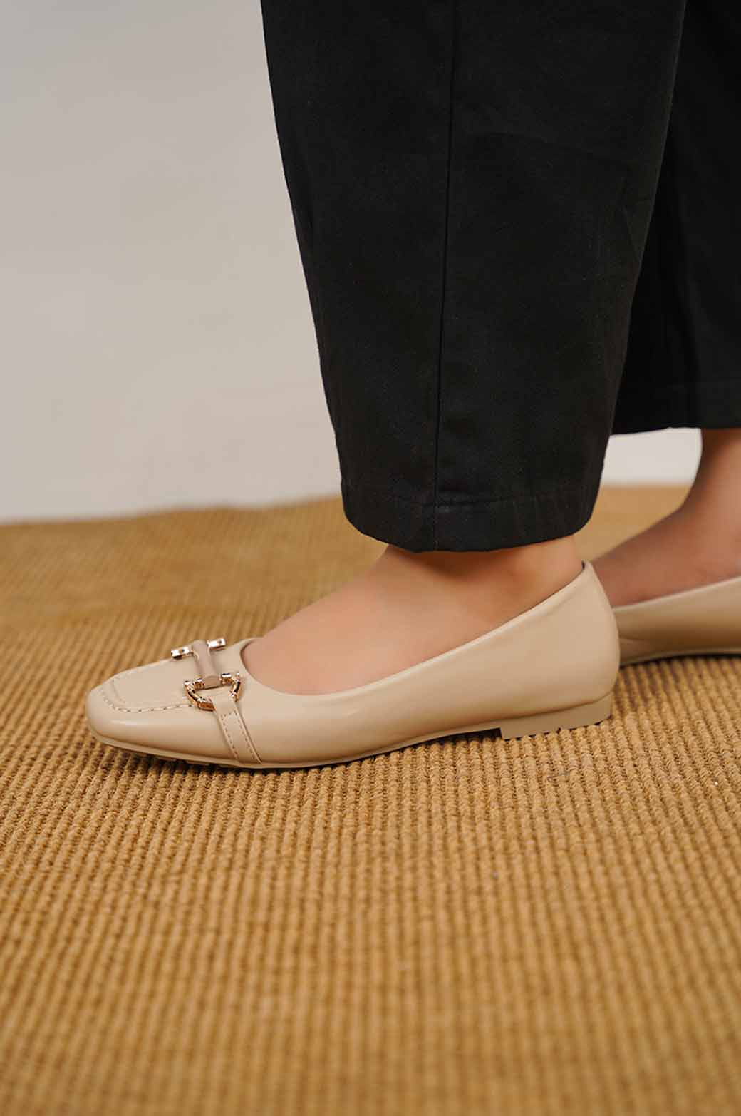 BEIGE LEILA MAMA FLATS