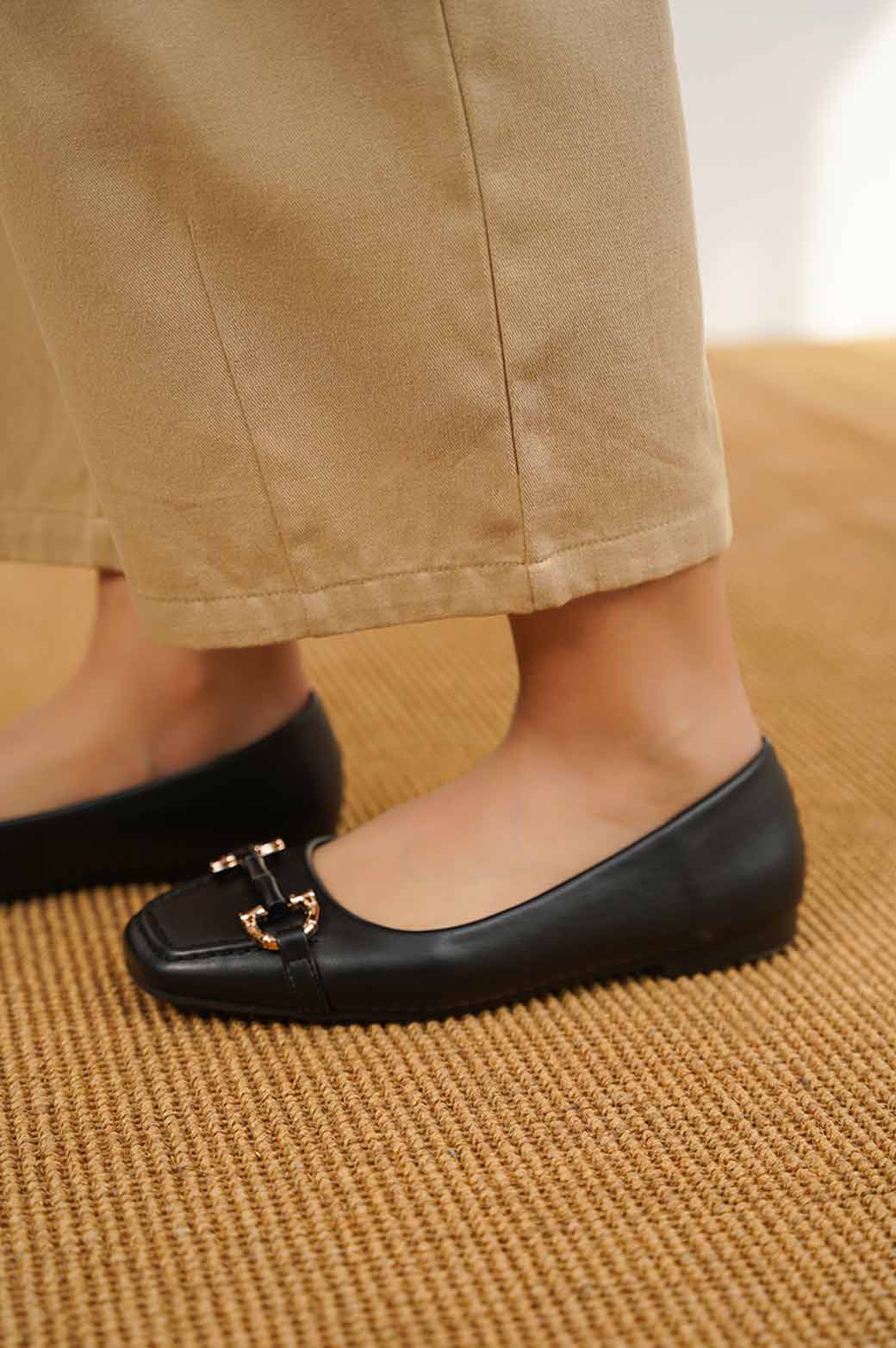 BLACK LEILA MAMA FLATS