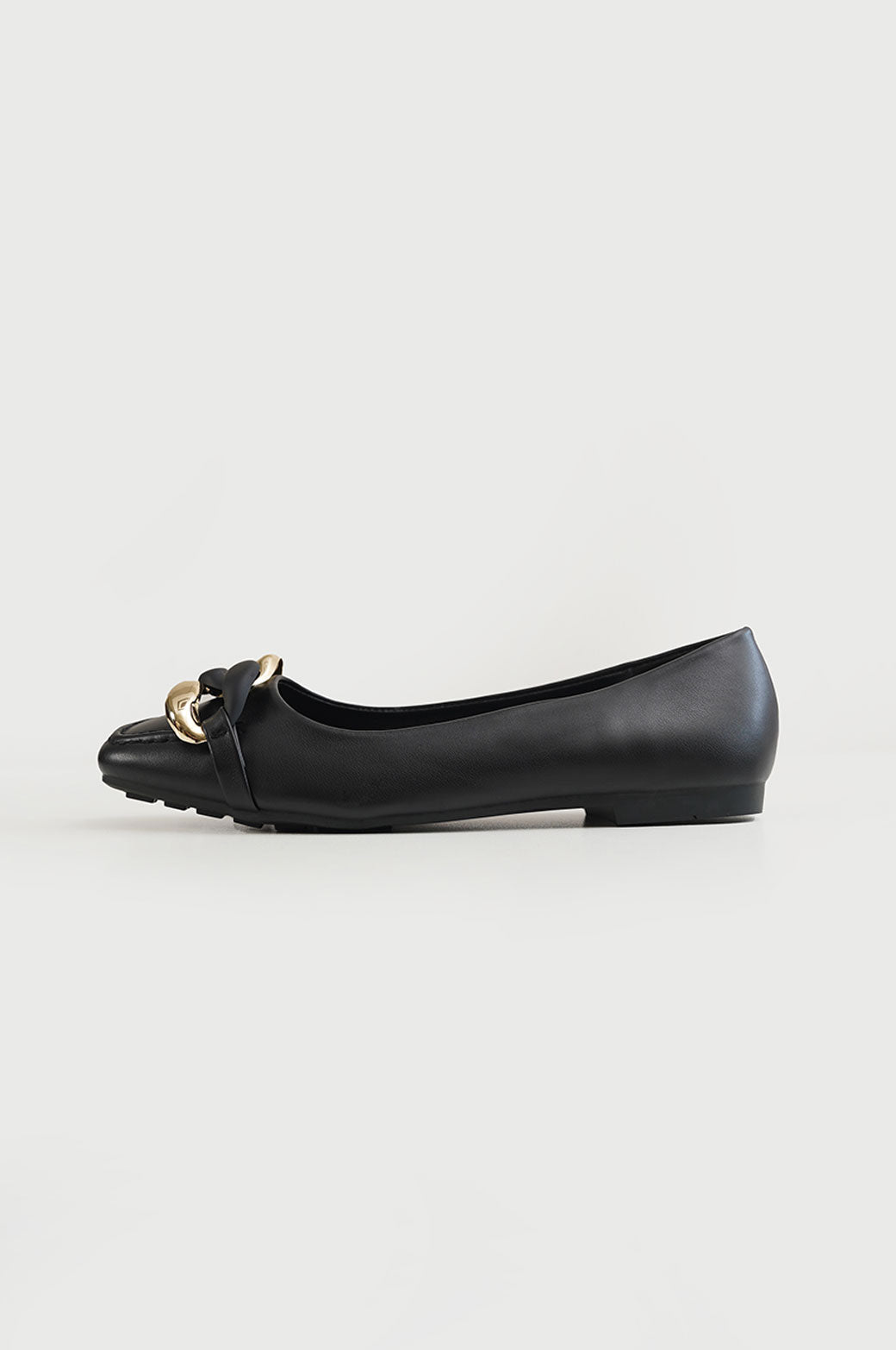 BLACK MONO CHAIN PUMPS