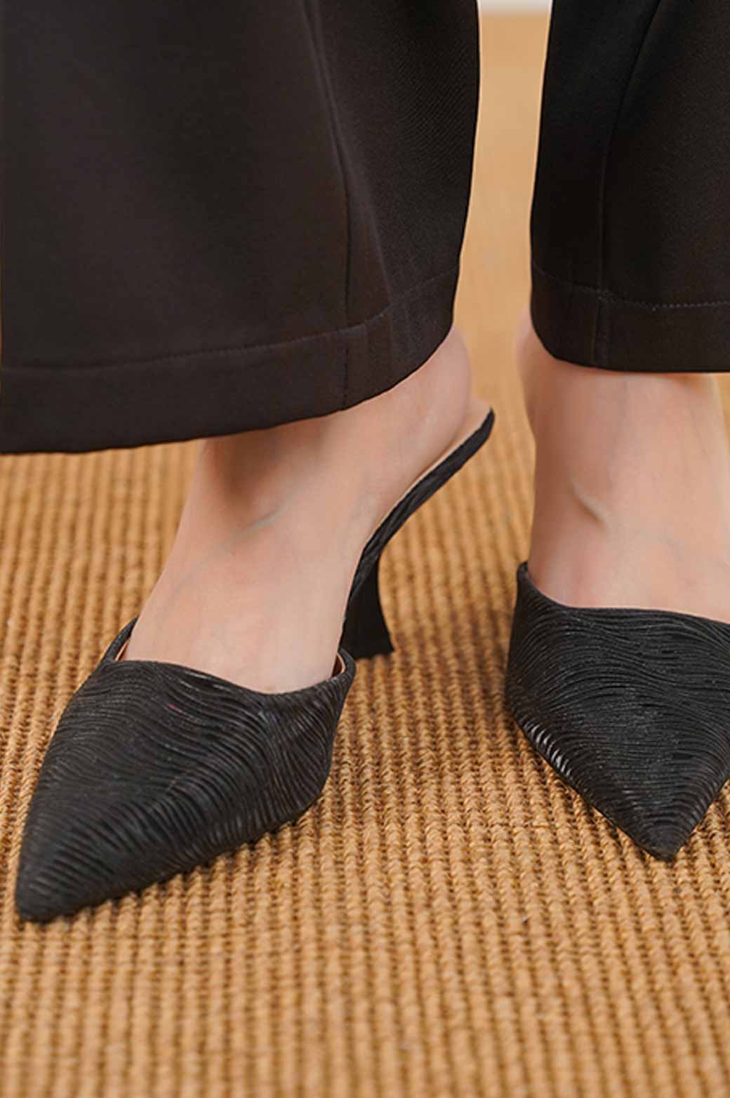 BLACK SHIMMER MIDI HEEL