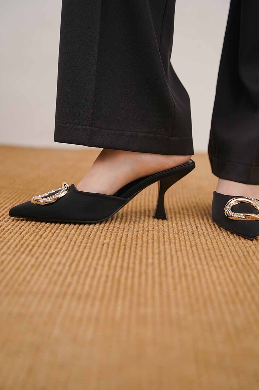 BLACK CHER SATIN HEEL