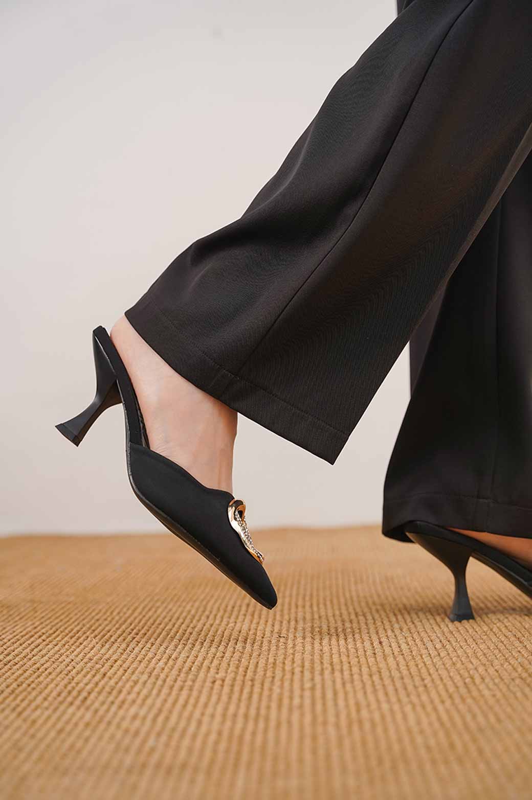 BLACK CHER SATIN HEEL