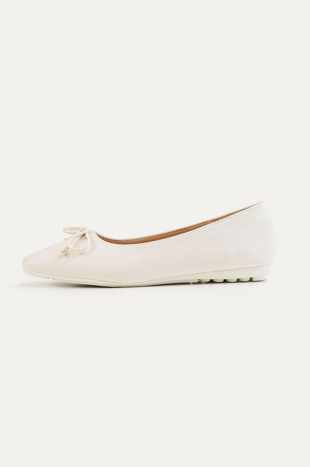 WHITE BALLET PUMPS