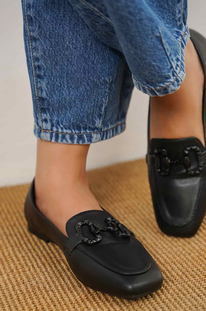 BLACK LOAFERS WITH BUCKLE
