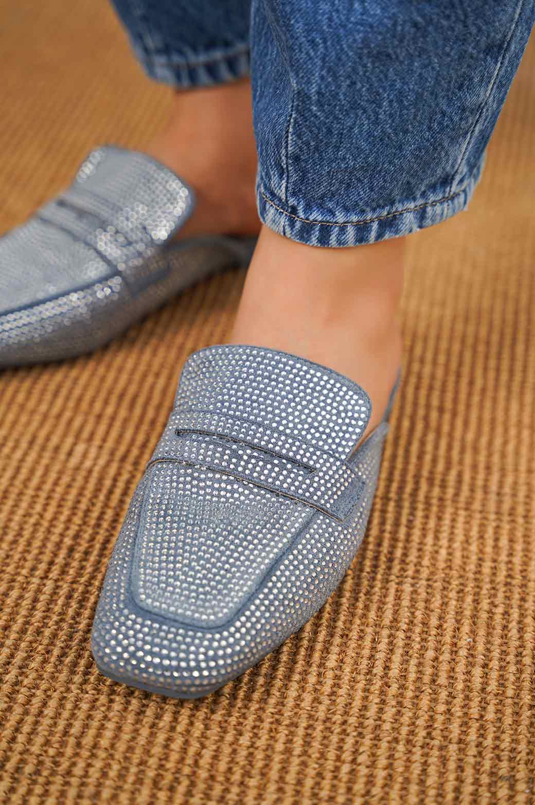 BLUE CRYSTAL SPRAY MULES