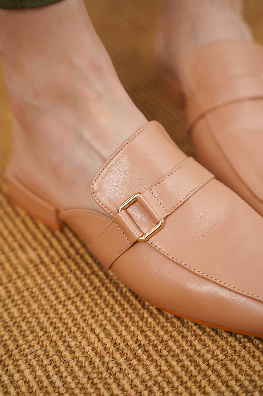 KHAKI MINIMALIST MULES