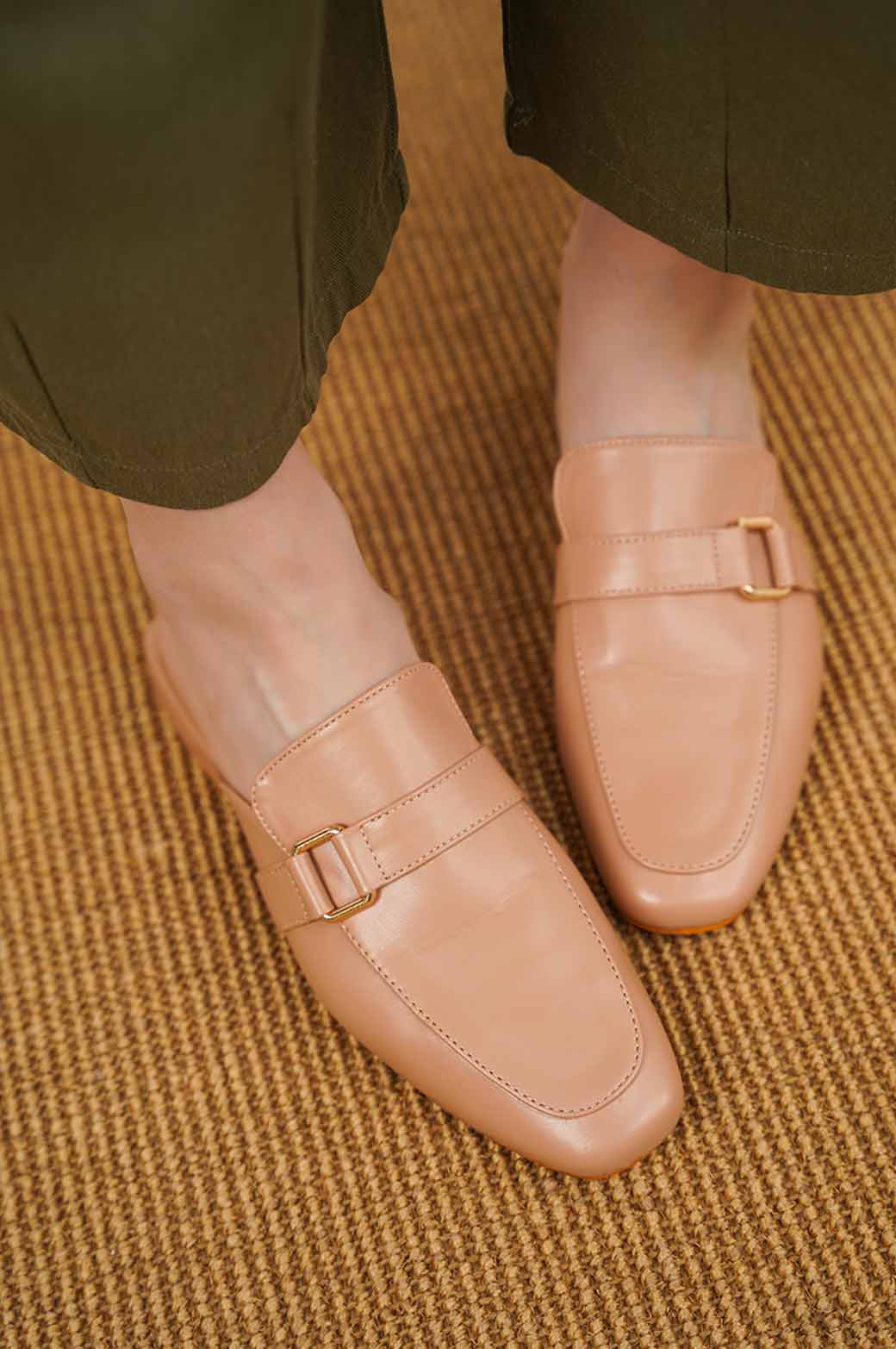 KHAKI MINIMALIST MULES