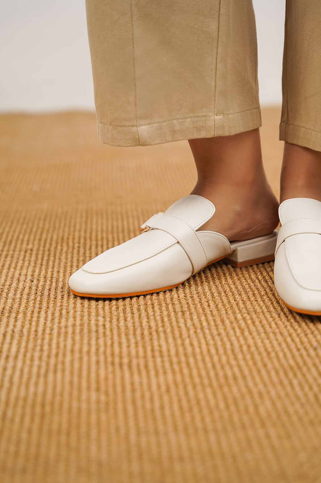OFF WHITE MINIMALIST MULES