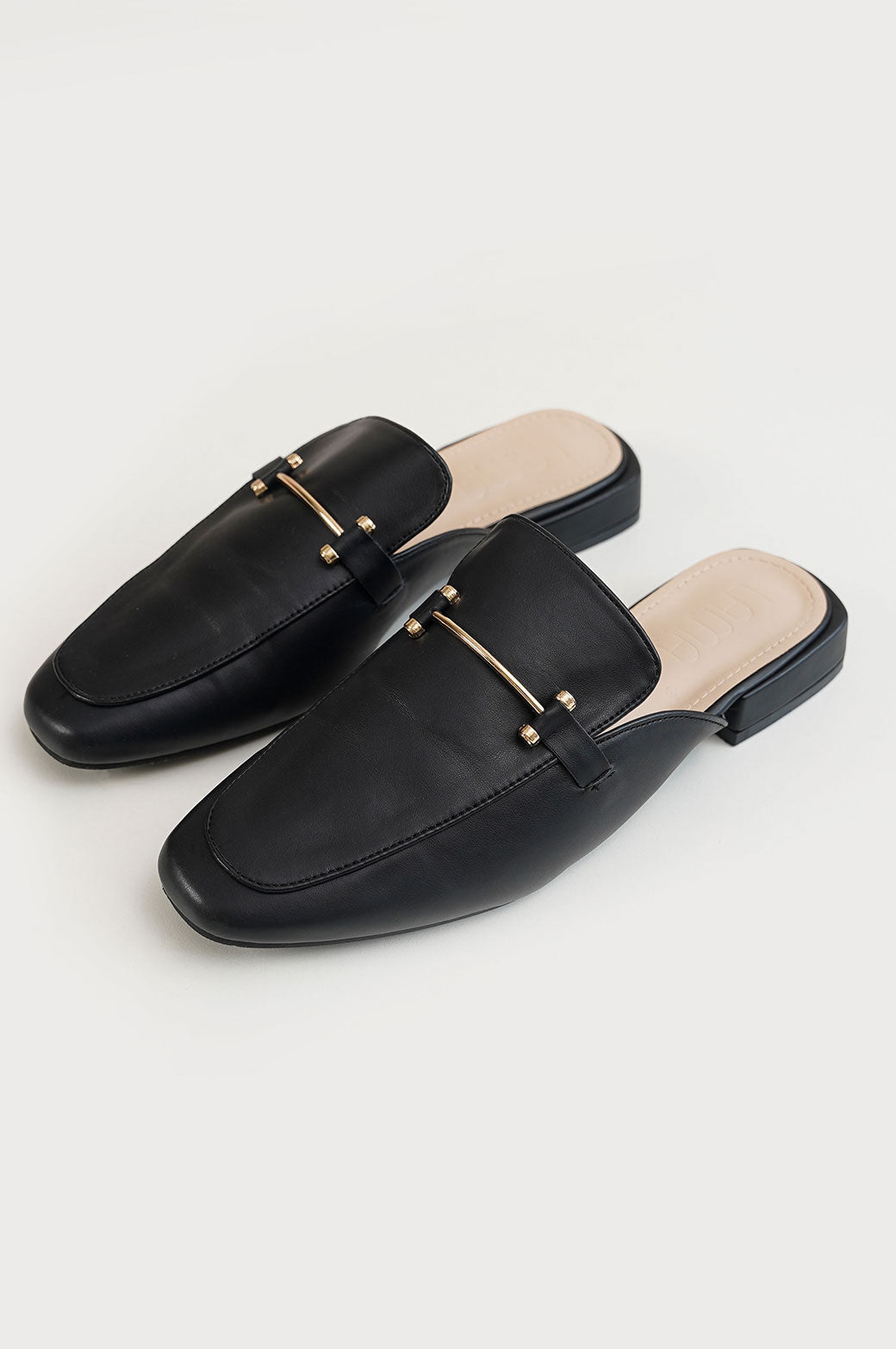 BLACK MINIMALIST MULES
