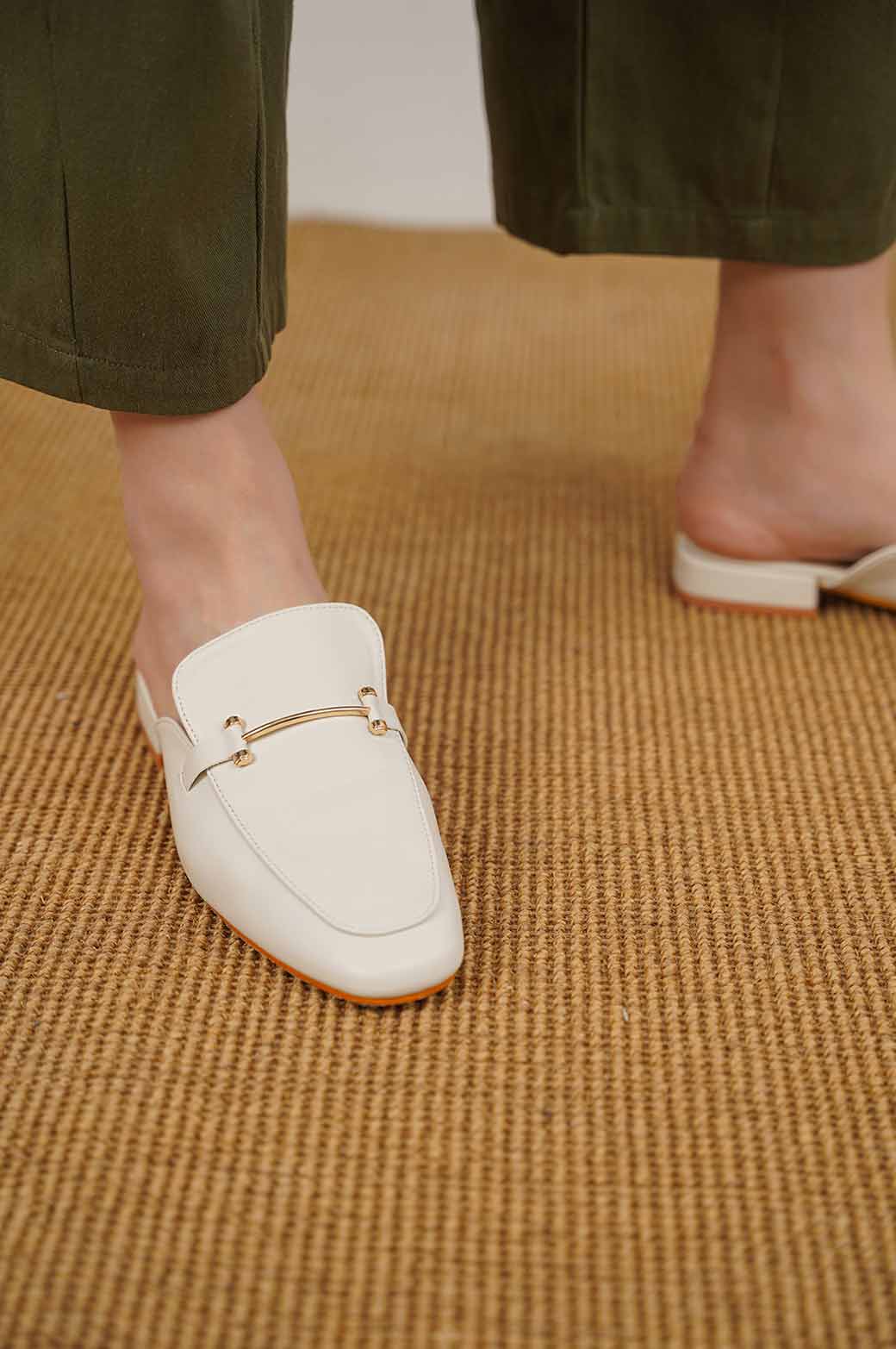OFF WHITE MINIMALIST MULES