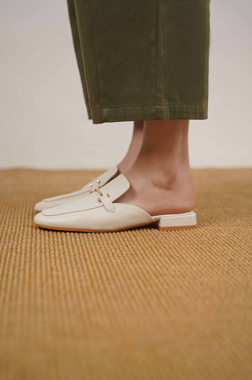 OFF WHITE MINIMALIST MULES