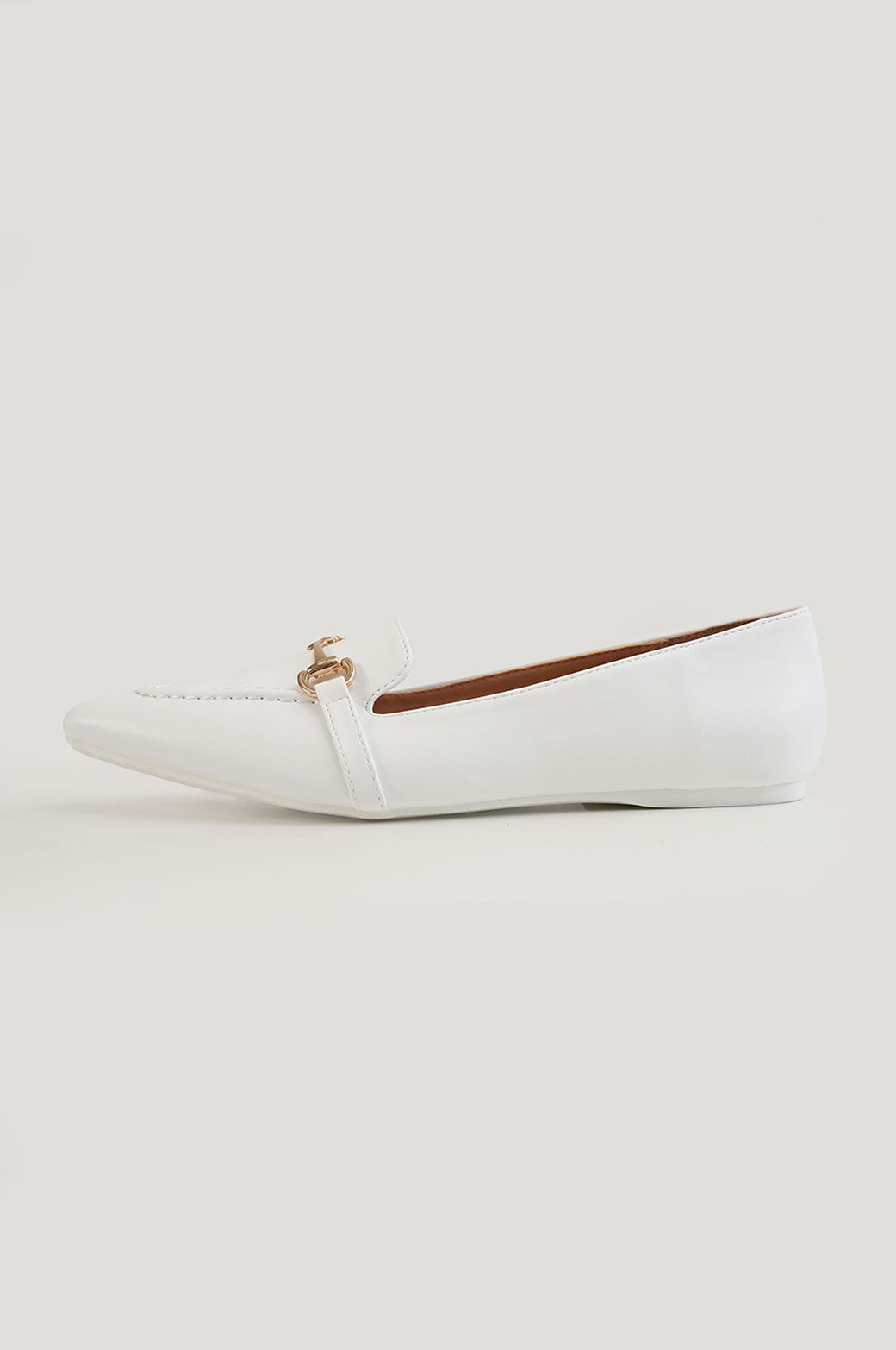 WHITE POINTED PUMPS