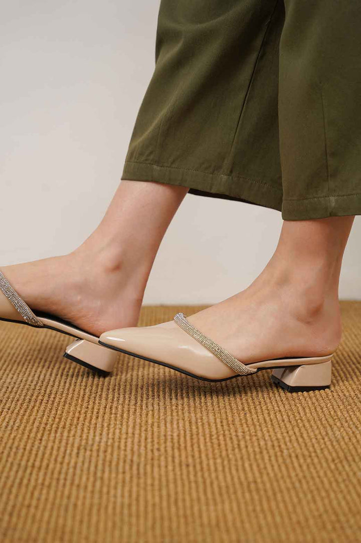 NUDE POINTED MULES
