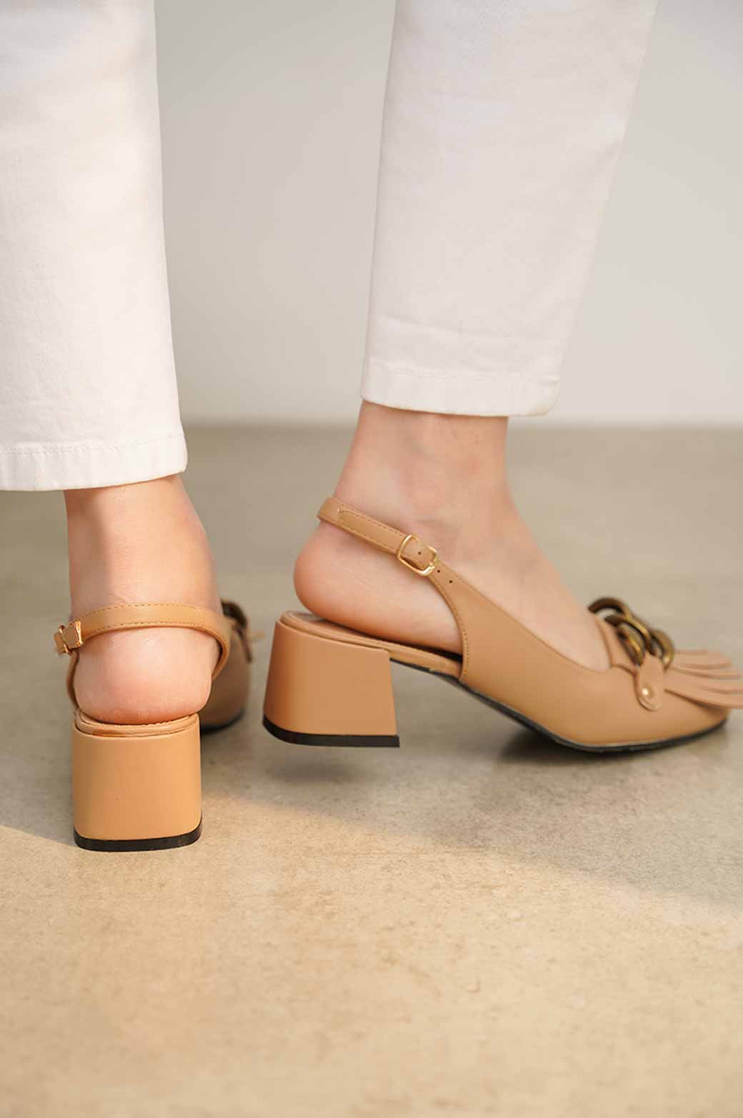 LIGHT TAN FRINGED BLOCK HEEL