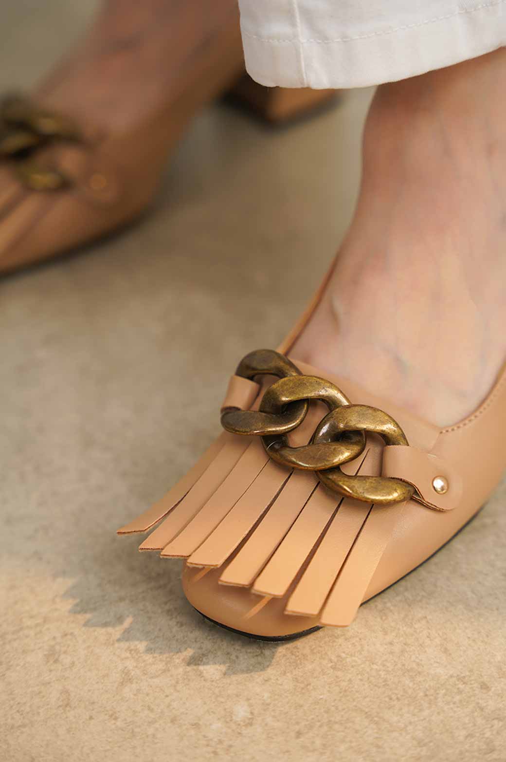 LIGHT TAN FRINGED BLOCK HEEL