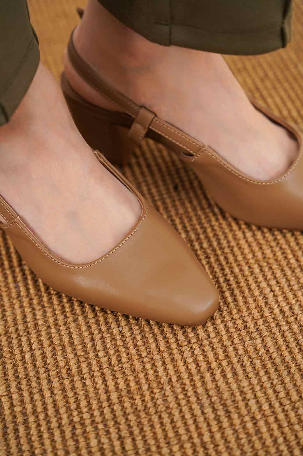 KHAKI EVERYDAY HEEL