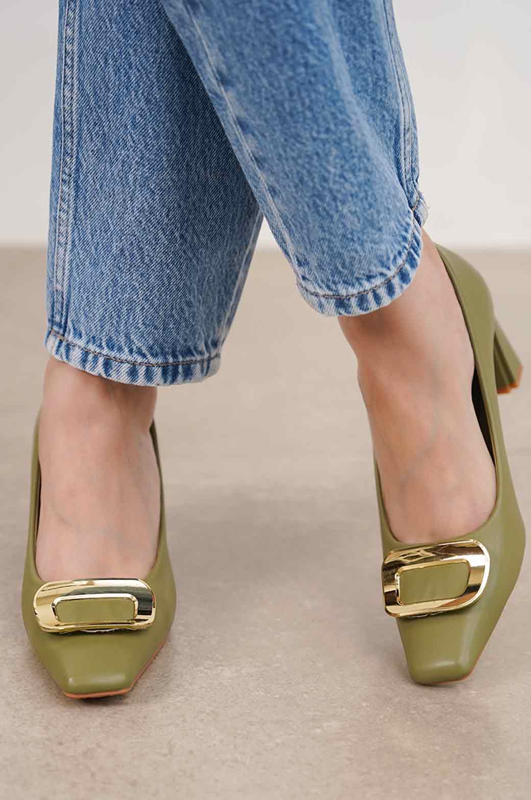 GREEN HEEL WITH BUCKLE