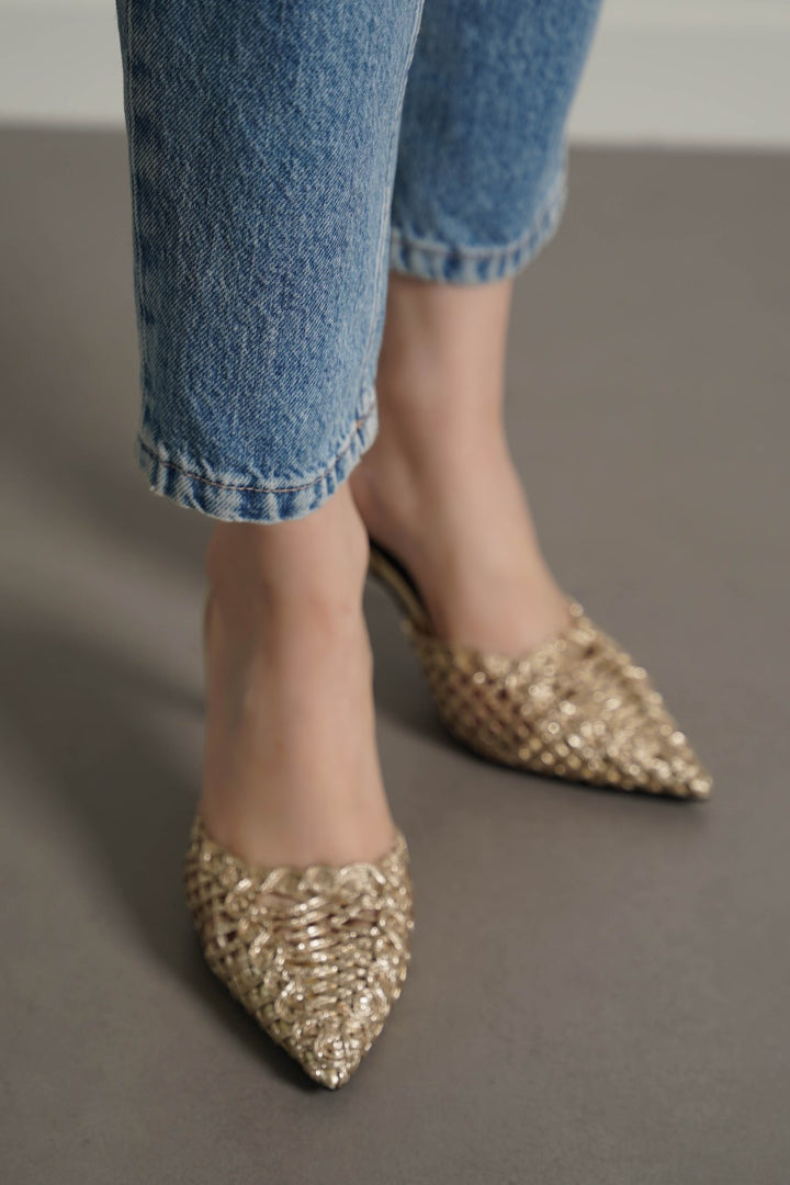 LIGHT GOLD PARTY WEAVE HEEL